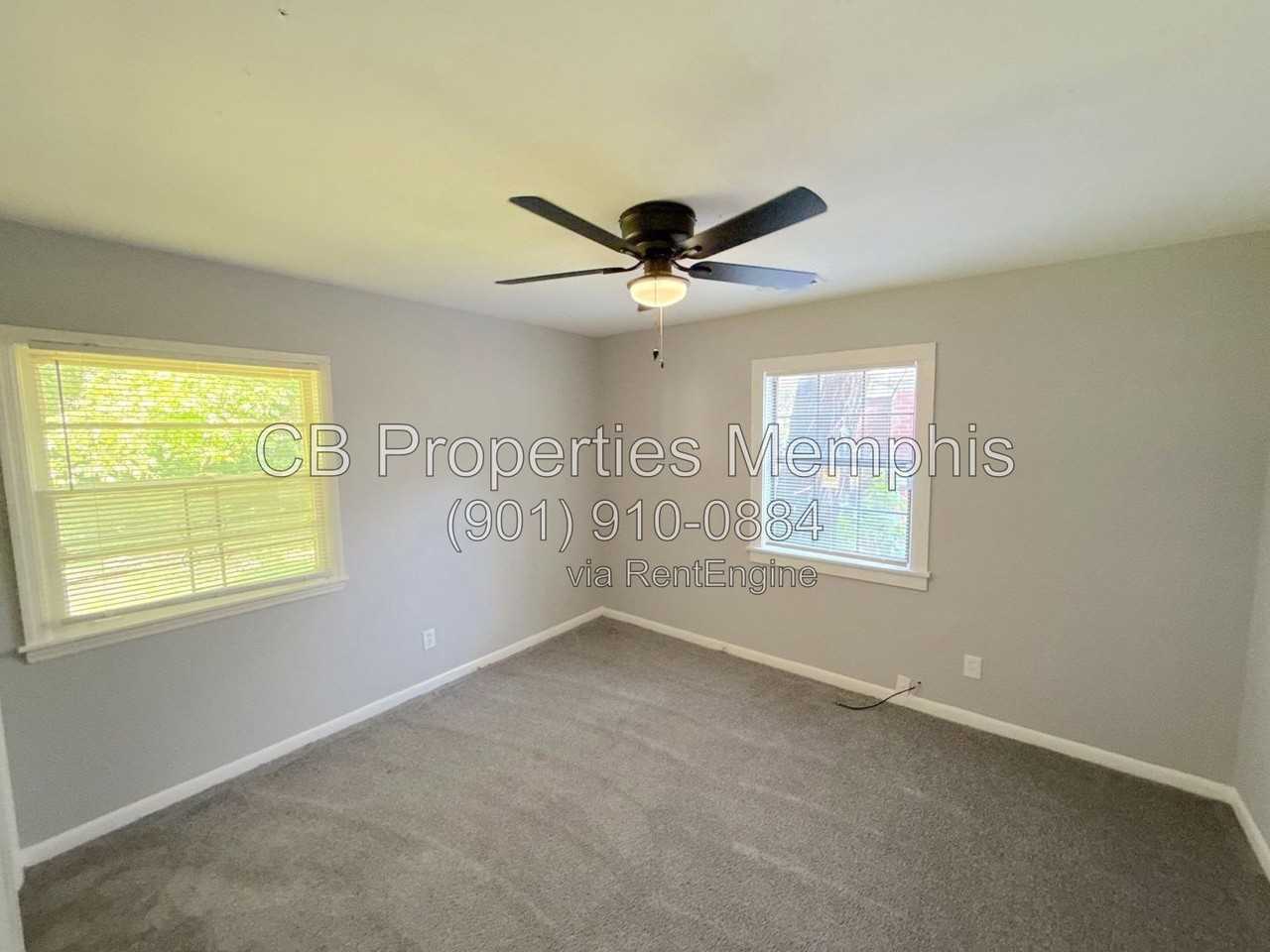 1445 Robin Hood Ln - Photo 2 of 7