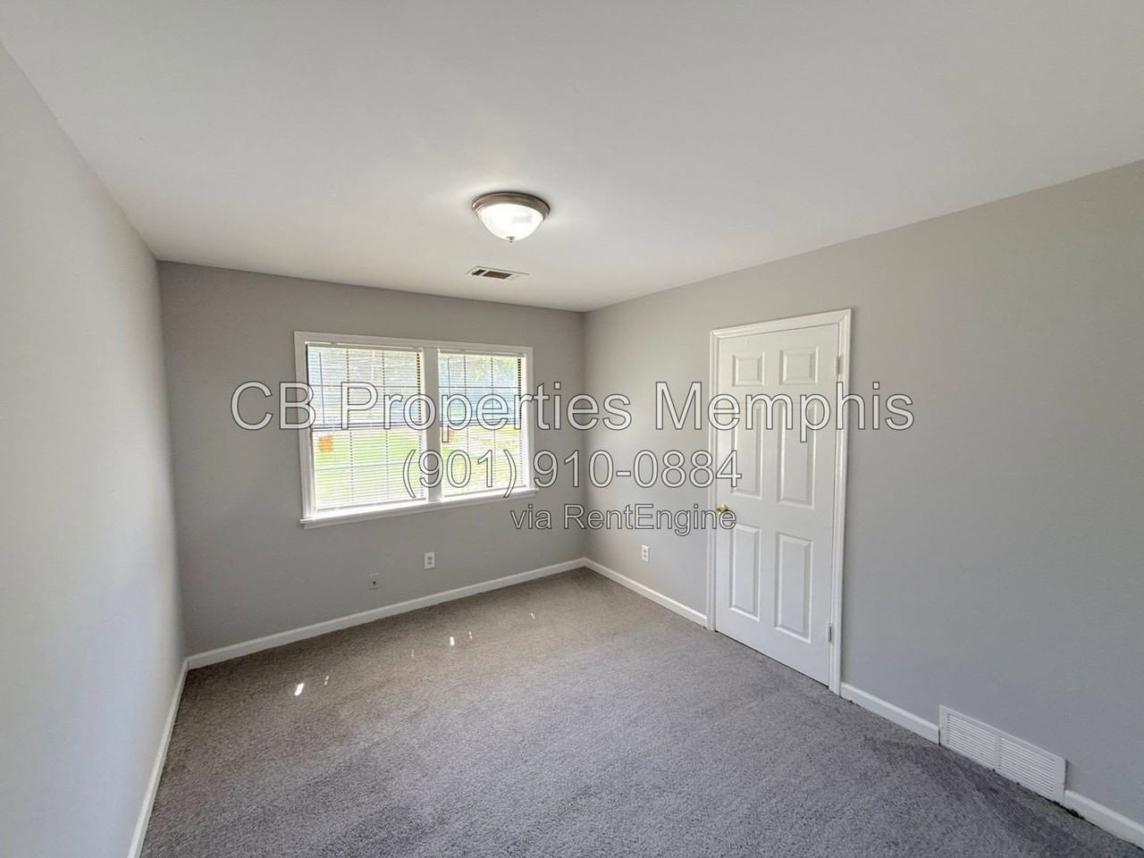 1445 Robin Hood Ln - Photo 3 of 7