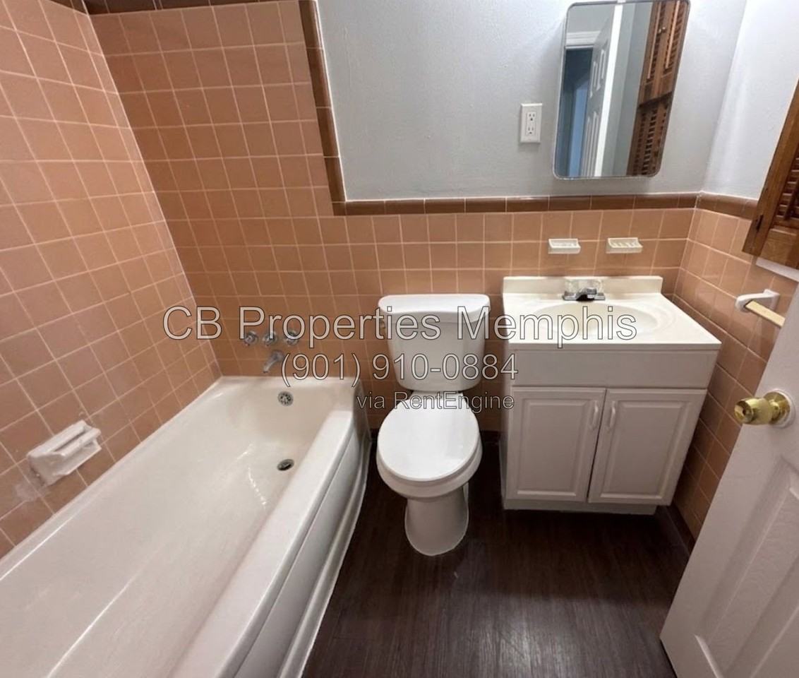 1445 Robin Hood Ln - Photo 6 of 7