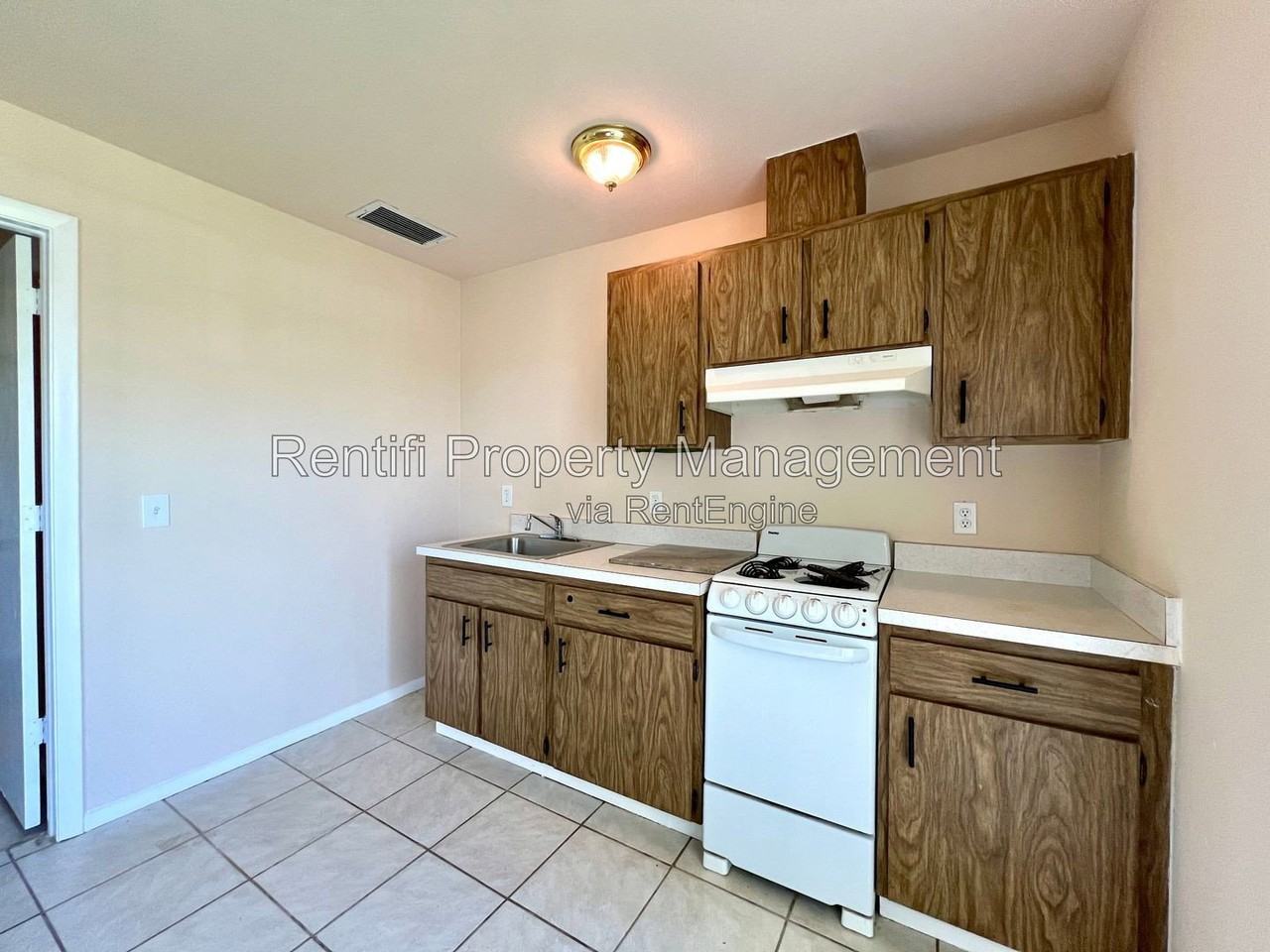 305 Duncan Rd #1 - Photo 5 of 19