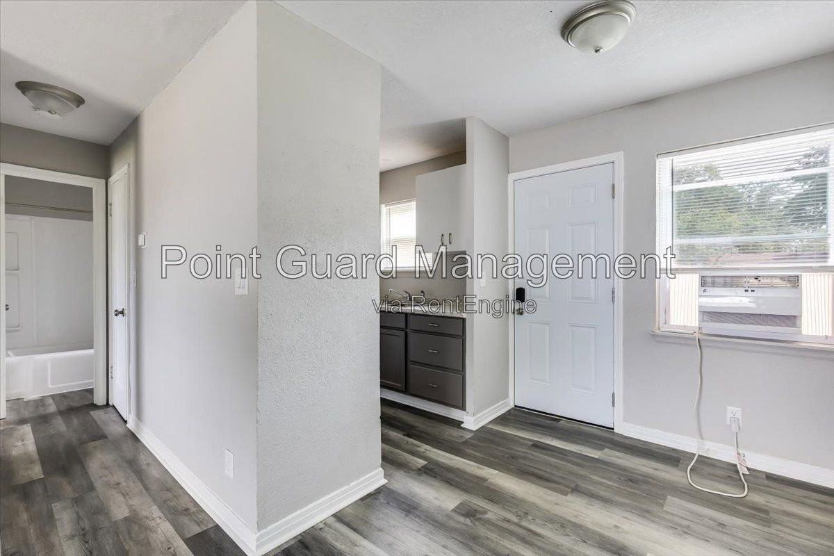 629 S Hunter St - Photo 5 of 19