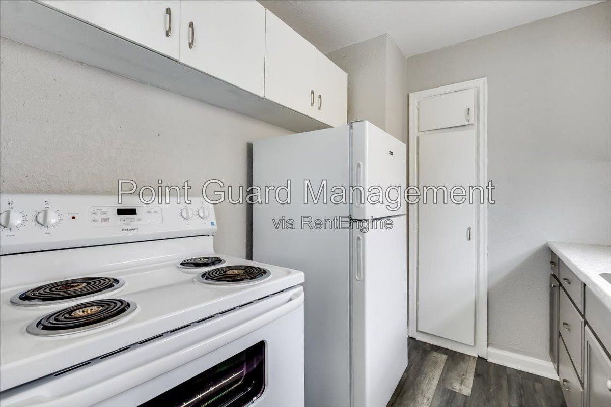 606 S Hunter St - Photo 7 of 19