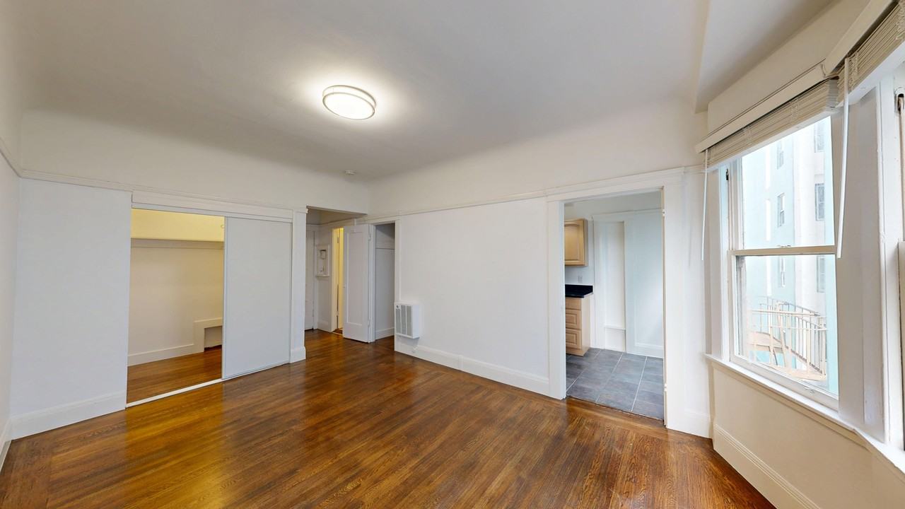 346 Leavenworth Street - Photo 2 of 13