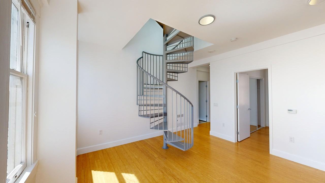 540 Leavenworth Street - Photo 7 of 50