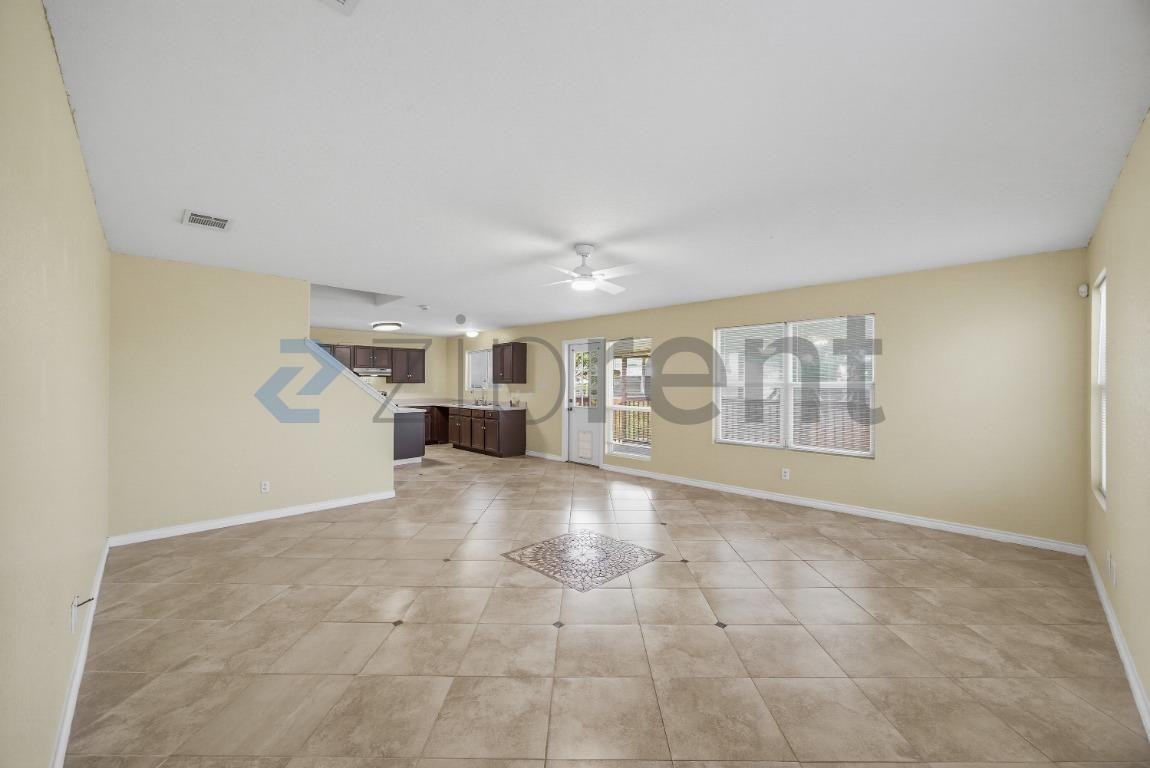 4707 Rosemarys Farm - Photo 6 of 32
