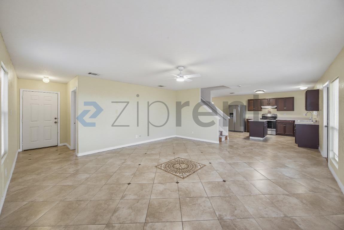 4707 Rosemarys Farm - Photo 7 of 32