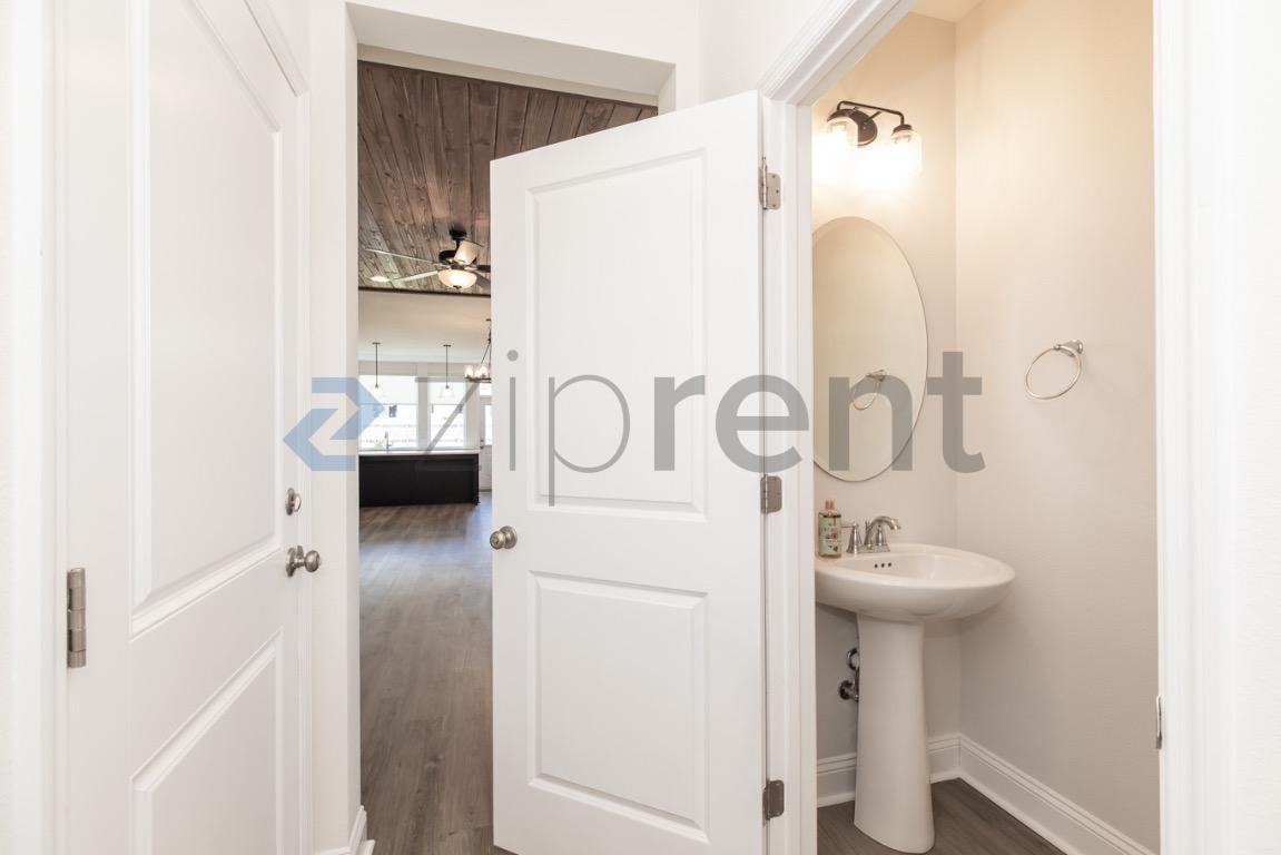 1402 Landon Hills Dr - Photo 7 of 20