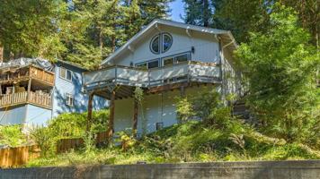 featured image of 359 Redwood Rd