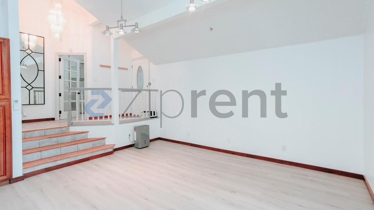 359 Redwood Rd - Photo 7 of 23