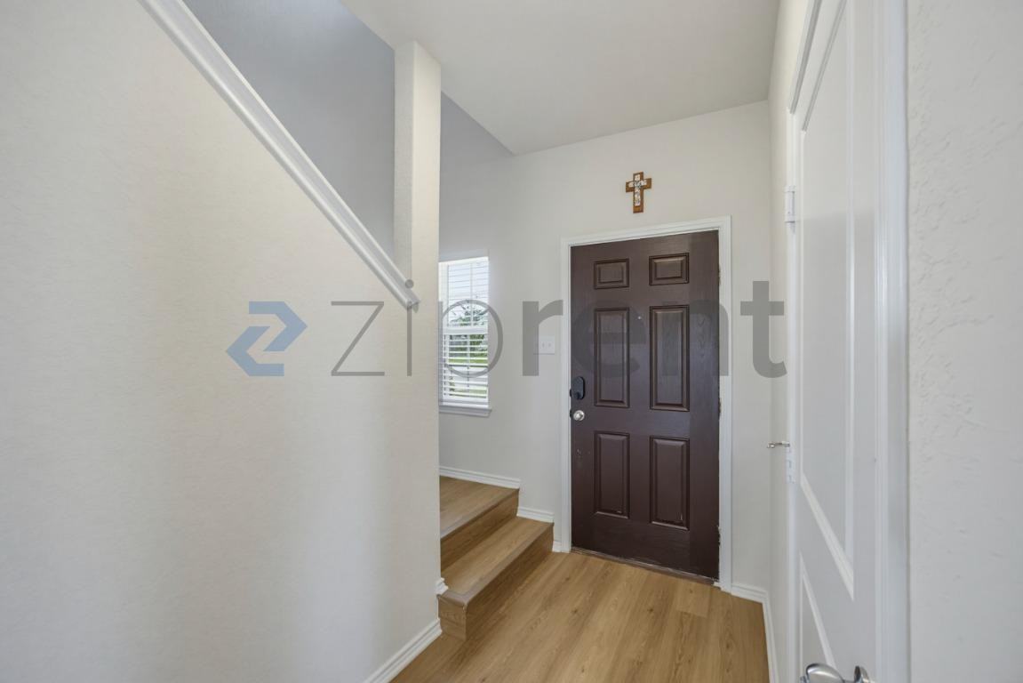 7231 Tradinghouse Ln - Photo 5 of 38