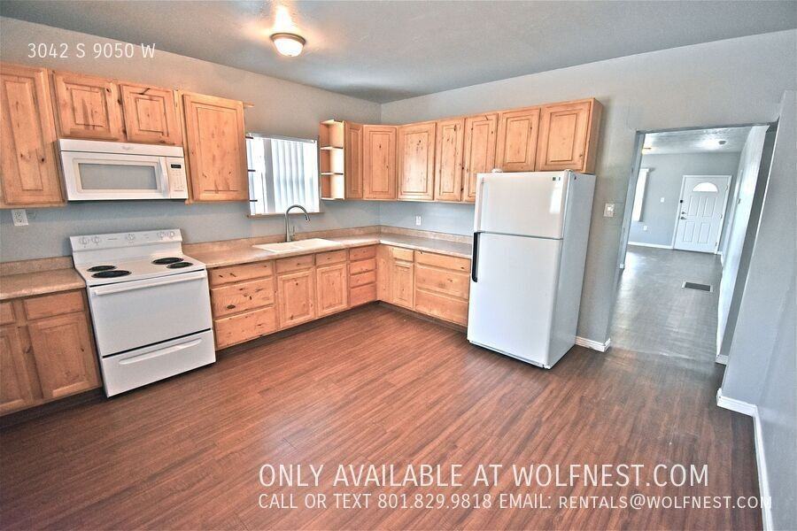 3042 S 9050 W - Photo 7 of 22