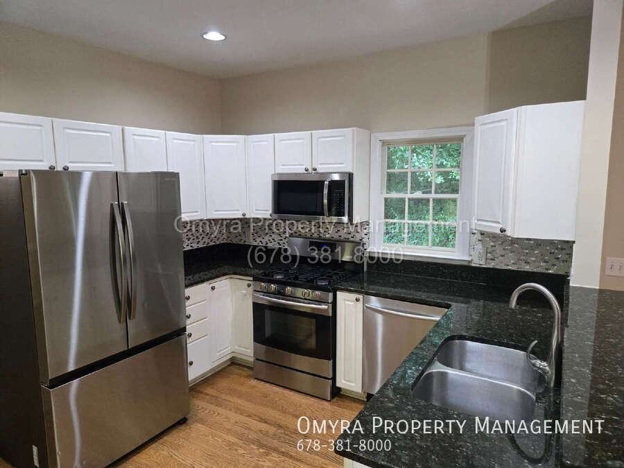 2449 Alston Dr Ne - Photo 2 of 19