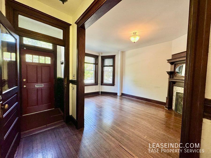 128 Adams St Nw - Photo 3 of 37
