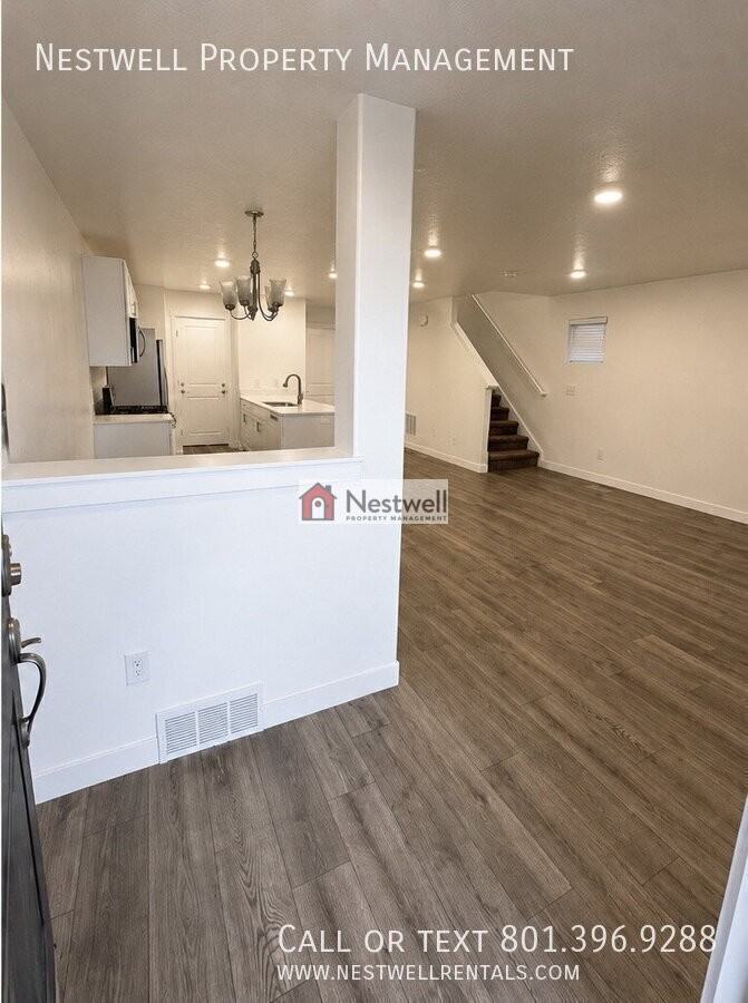 89 N Voyager Ln - Photo 2 of 25