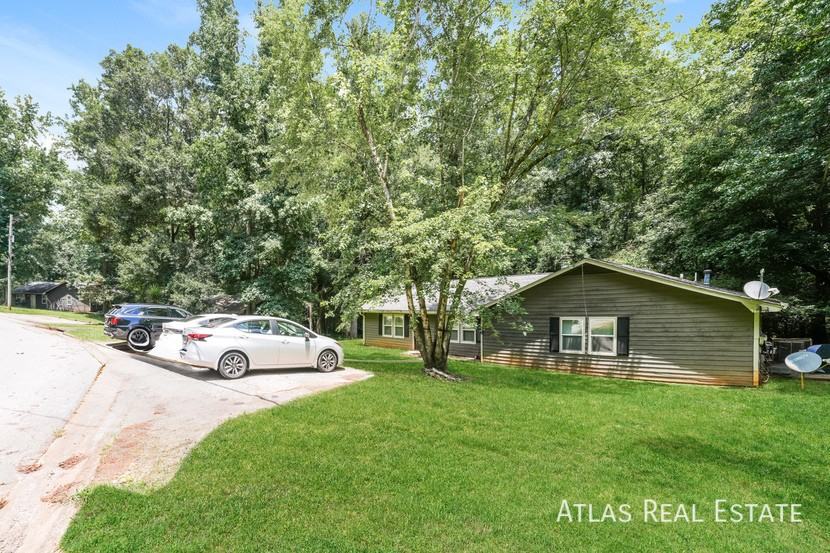 Hidden Pines - Photo 3 of 10