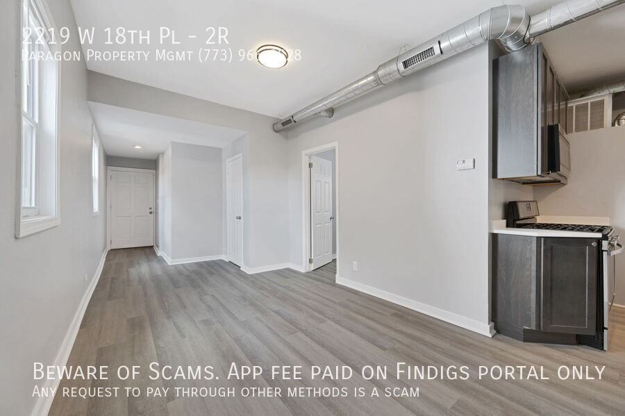 2219 W 18th Pl #2R - Photo 3 of 12