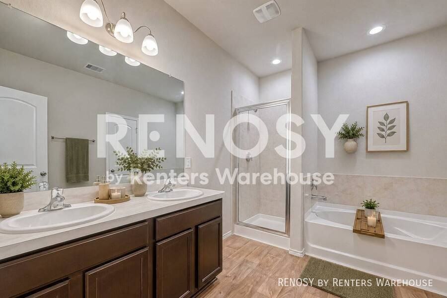 14122 Silver Falls Ct - Photo 4 of 35