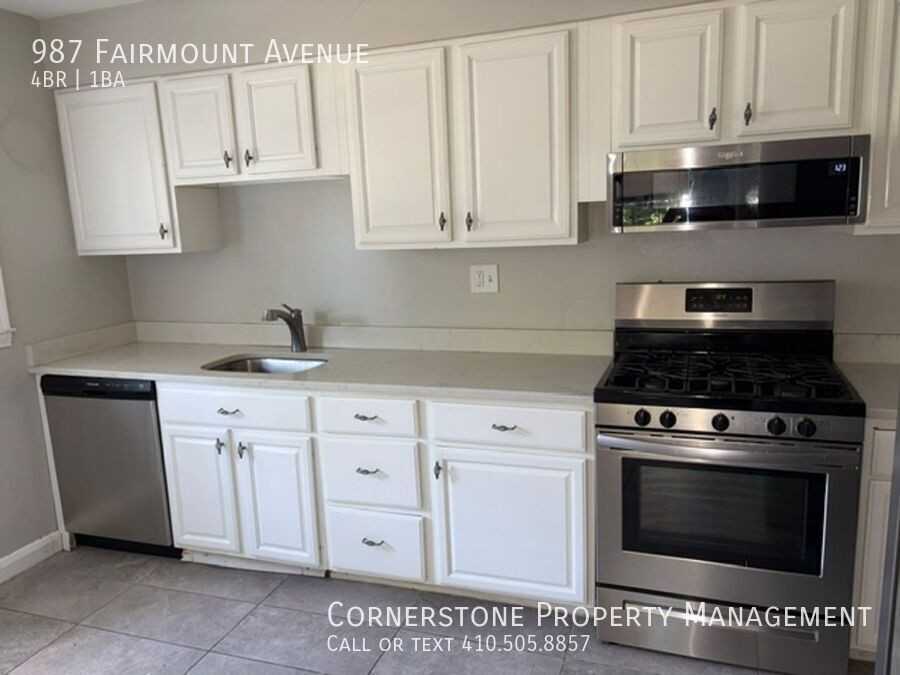 987 Fairmount Ave - Photo 2 of 10