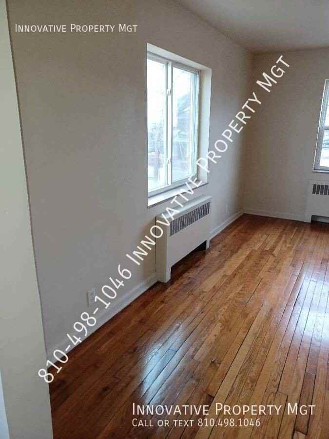 712 S Grand Traverse St #6 - Photo 4 of 18