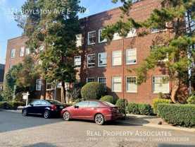 321 Boylston Ave E #206 - Photo 1 of 1
