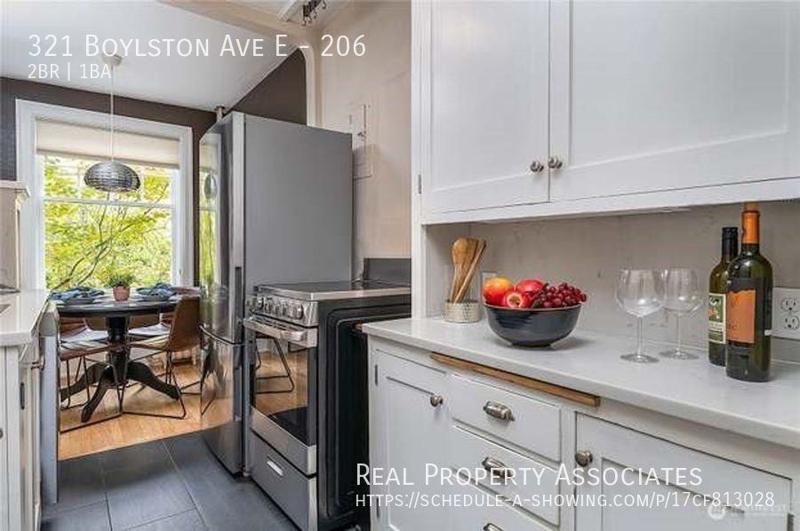 321 Boylston Ave E #206 - Photo 3 of 21