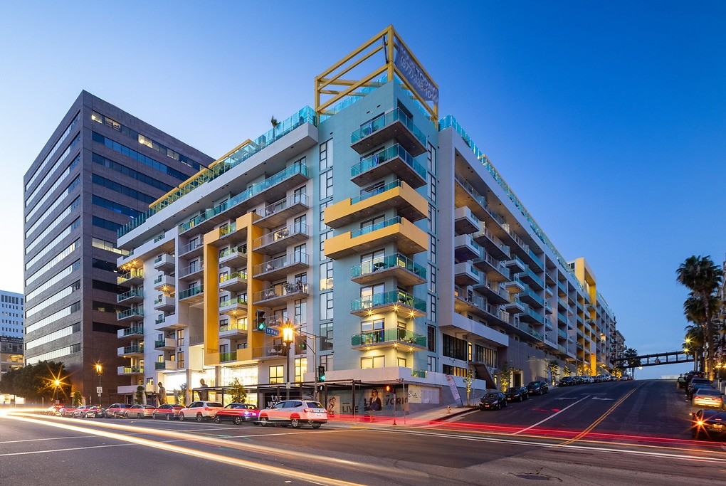 Skylux on Wilshire - Photo 5 of 50