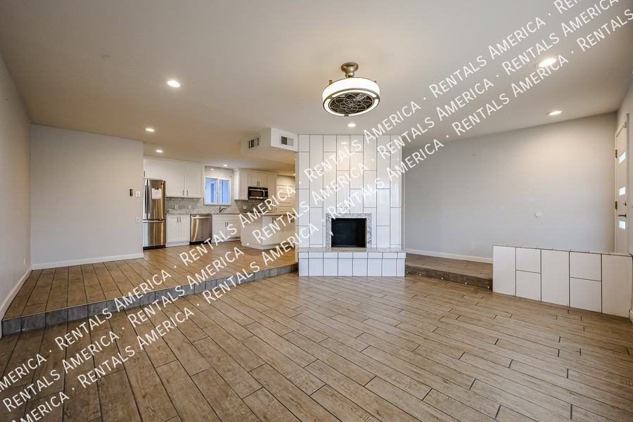3213 S Albert Ave - Photo 7 of 39