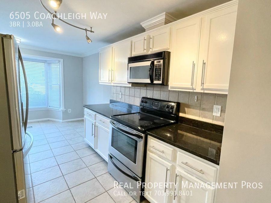 6505 Coachleigh Way - Photo 3 of 19