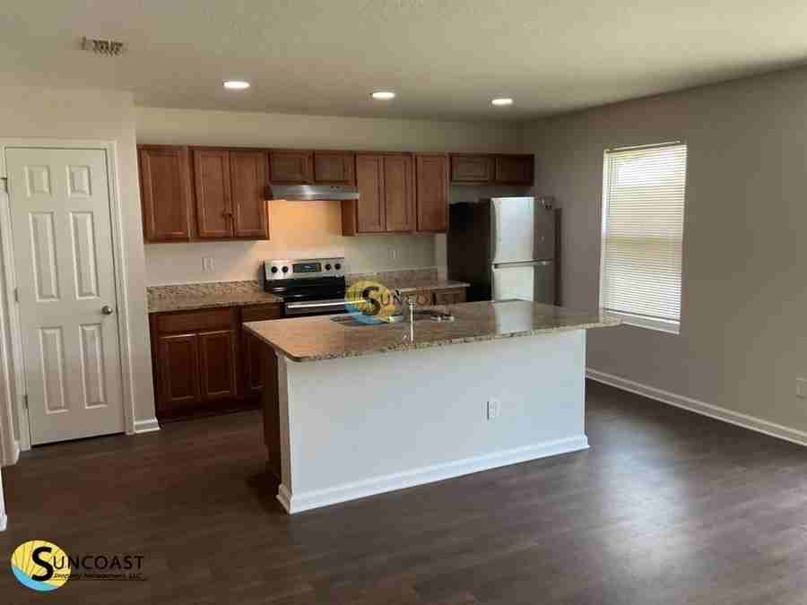 7835 Mariner St - Photo 3 of 26