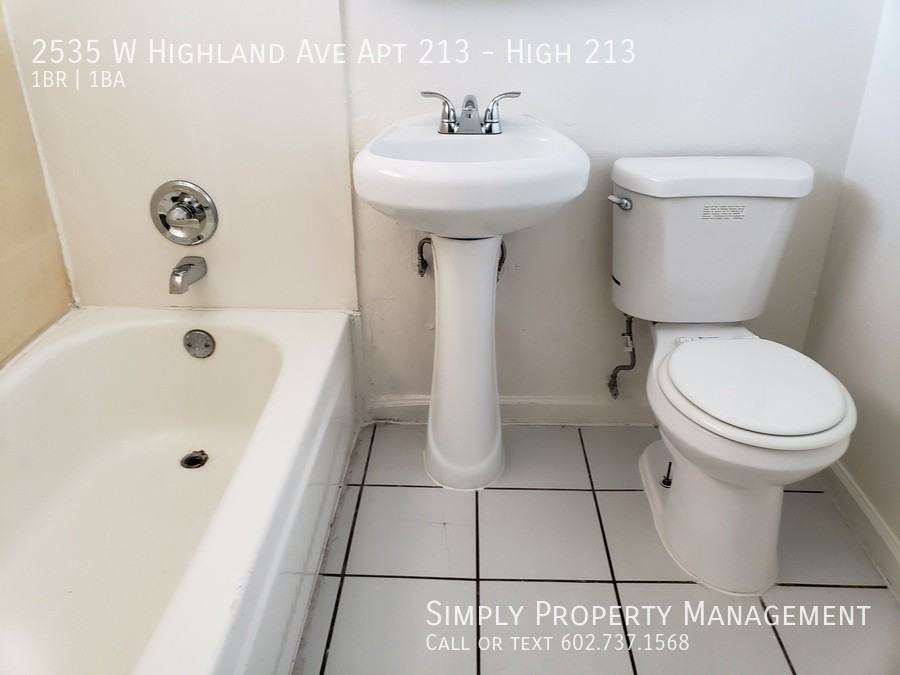 2535 W Highland Ave Apt 213 - Photo 2 of 7