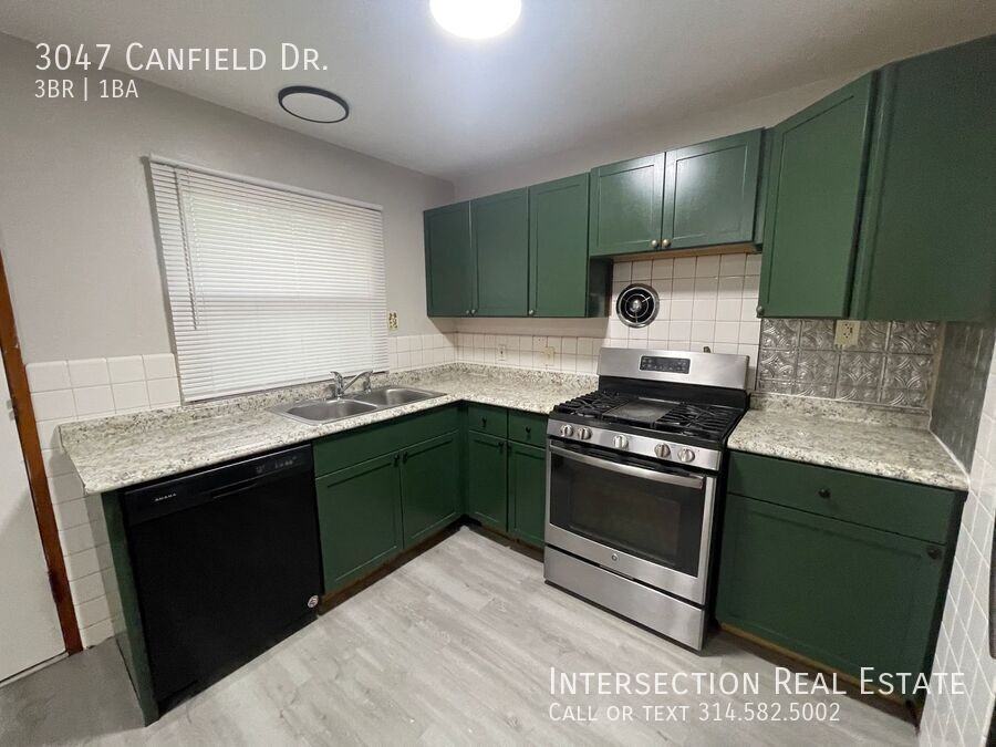 3047 Canfield Dr - Photo 7 of 21