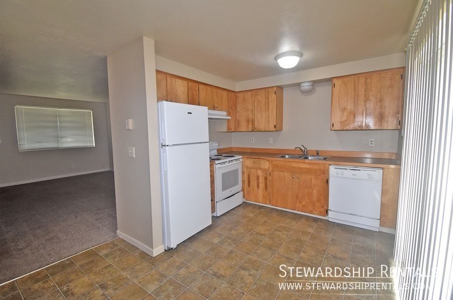 1170 Grant Aly #B - Photo 6 of 21