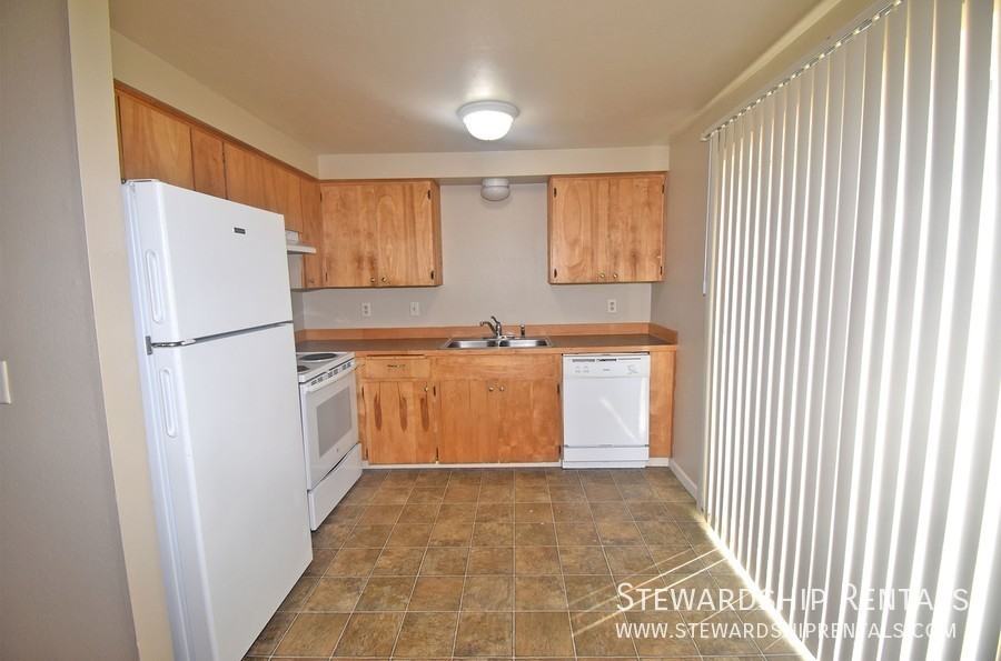 1170 Grant Aly #B - Photo 7 of 21