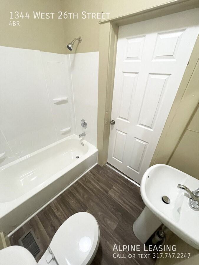 1344 W 26th St - Photo 4 of 6