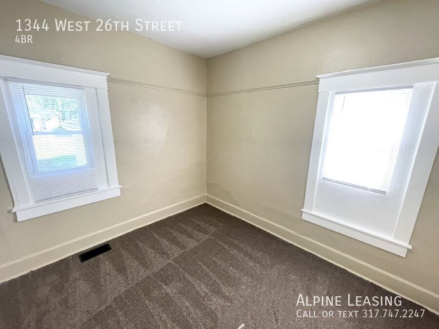 1344 W 26th St - Photo 6 of 6