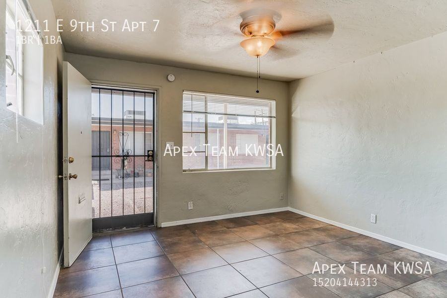 1211 E 9th St Apt 7 - Photo 2 of 29