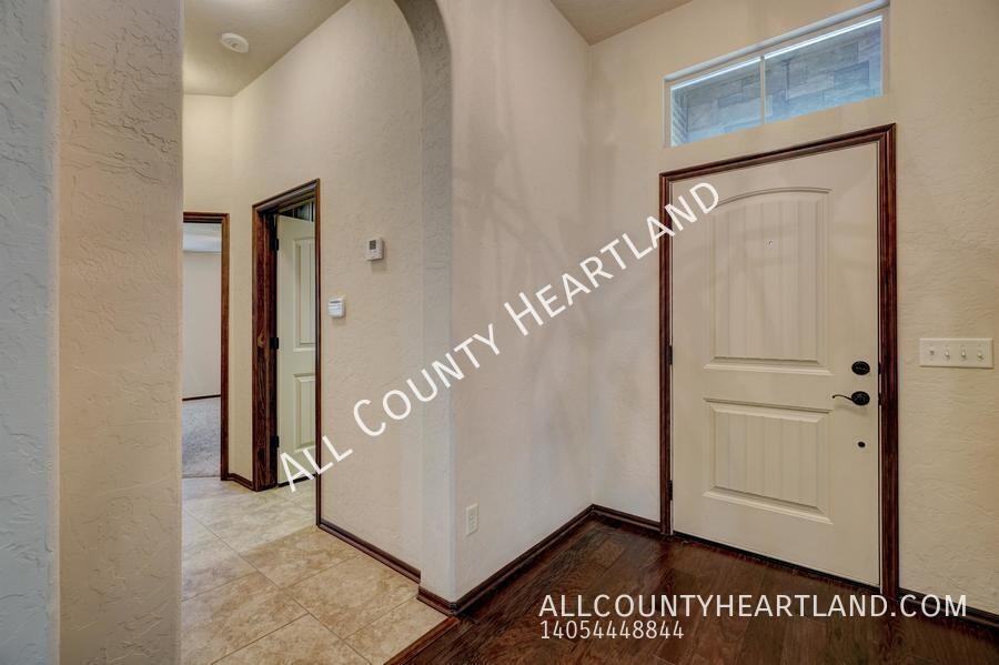 232 Sw 169th St - Photo 3 of 28