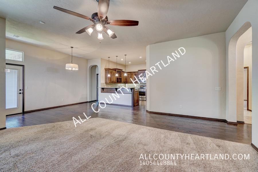 232 Sw 169th St - Photo 7 of 28