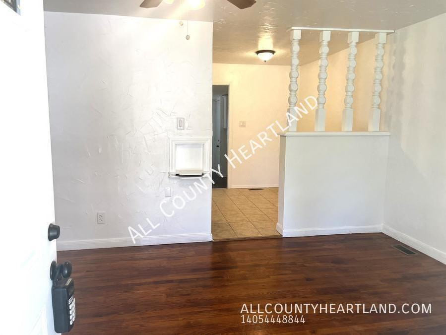 7218 Se 15th St - Photo 3 of 23