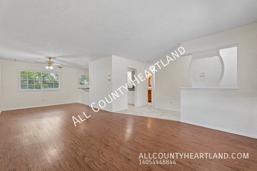 1209 Nw 103rd St - Photo 3 of 23