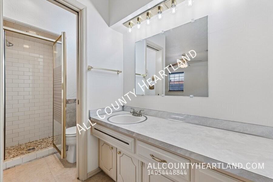 1209 Nw 103rd St - Photo 7 of 23