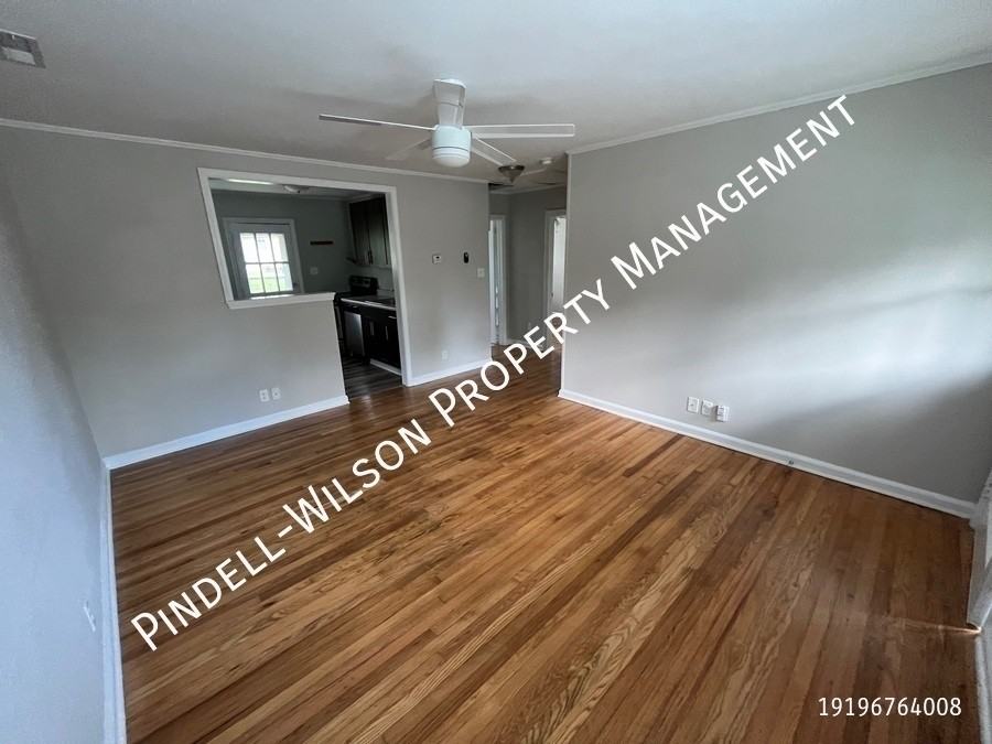 2210 Bernard St - Photo 3 of 7
