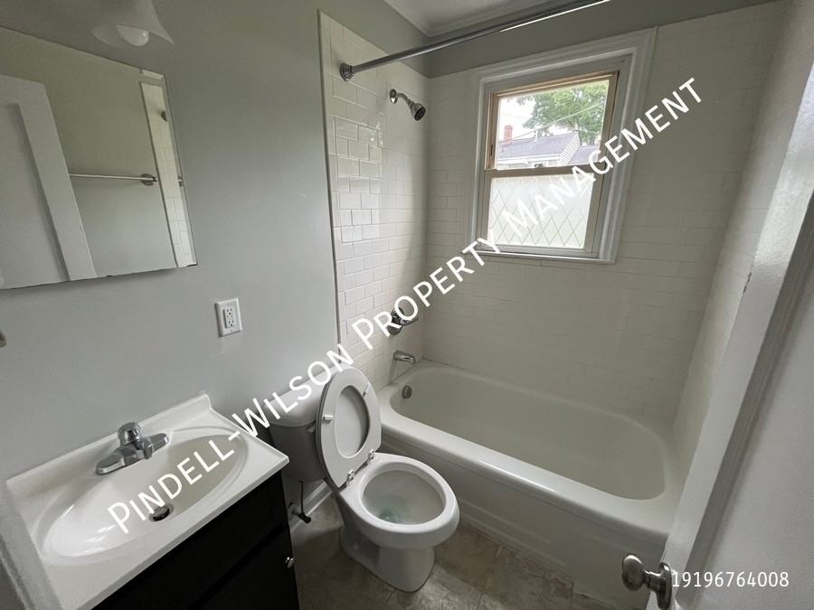 2210 Bernard St - Photo 7 of 7