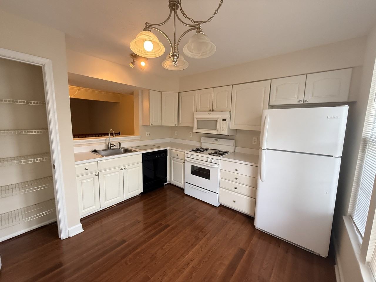 935 Joshua Tree Ct #1 - Photo 3 of 18