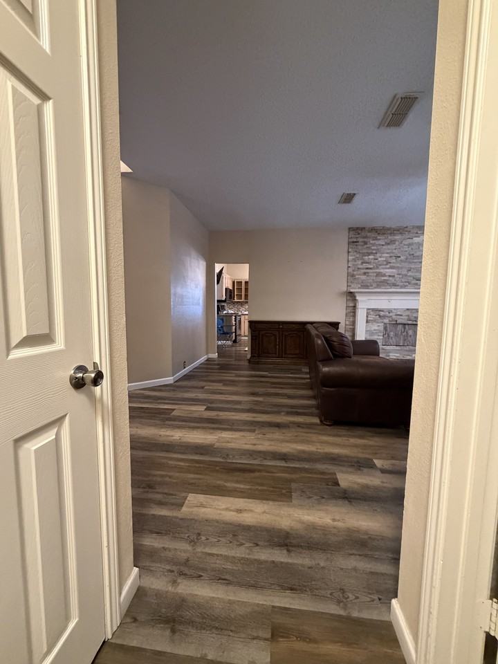 4610 Bay Point Dr #NA - Photo 4 of 19