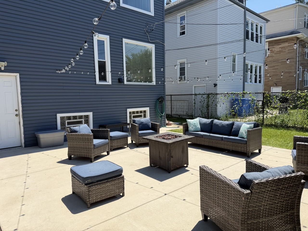 2550 N Newcastle Ave #1 - Photo 4 of 9