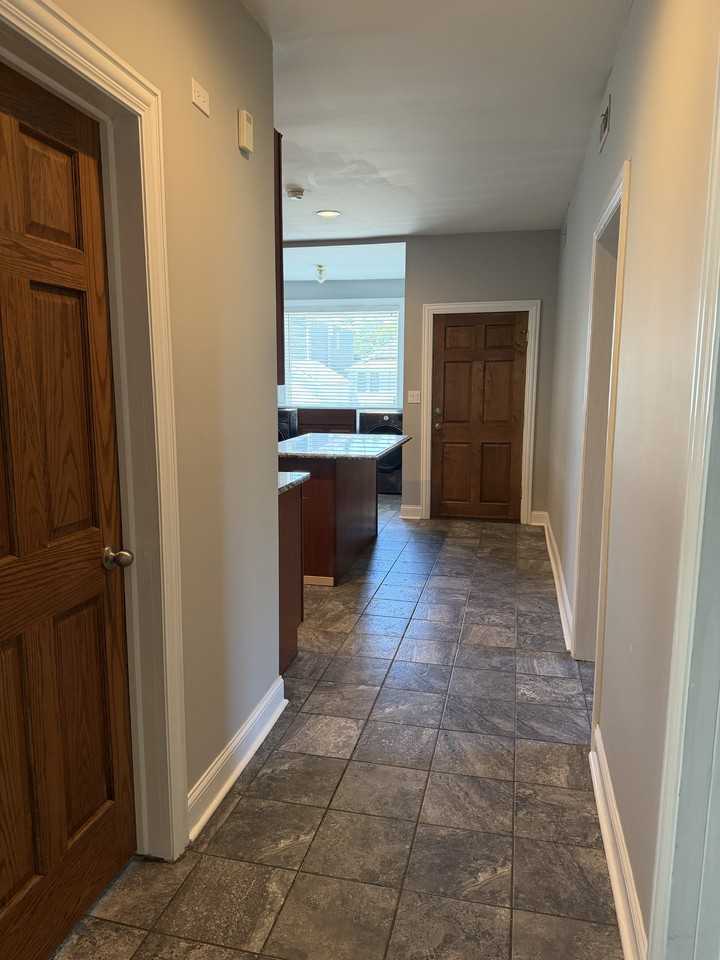2550 N Newcastle Ave #1 - Photo 7 of 9