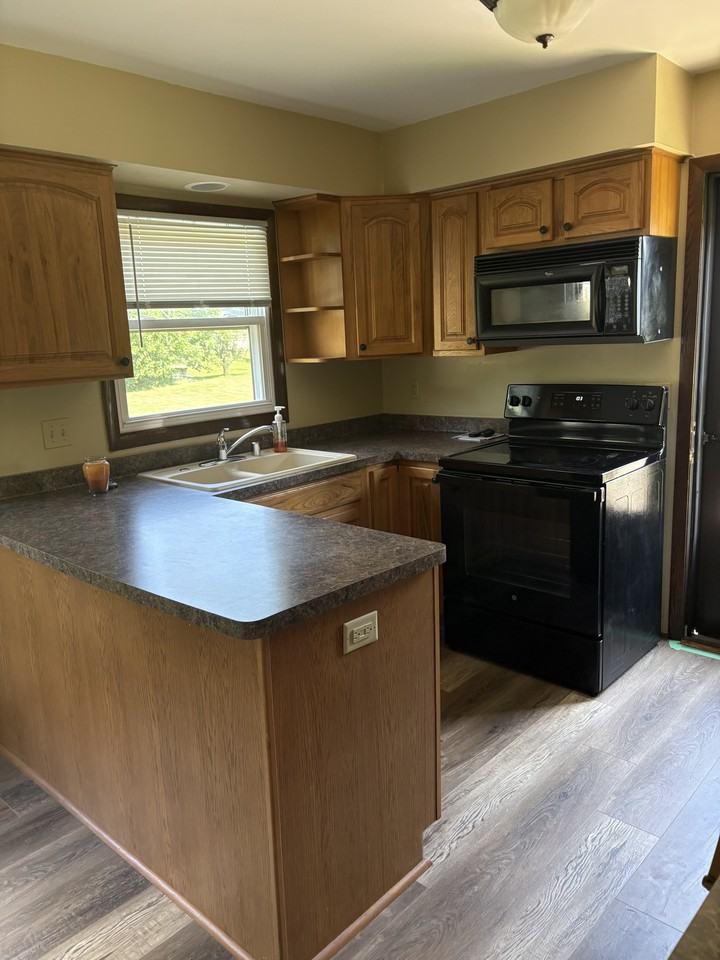 S71W14890 Westcot Dr #1 - Photo 7 of 24