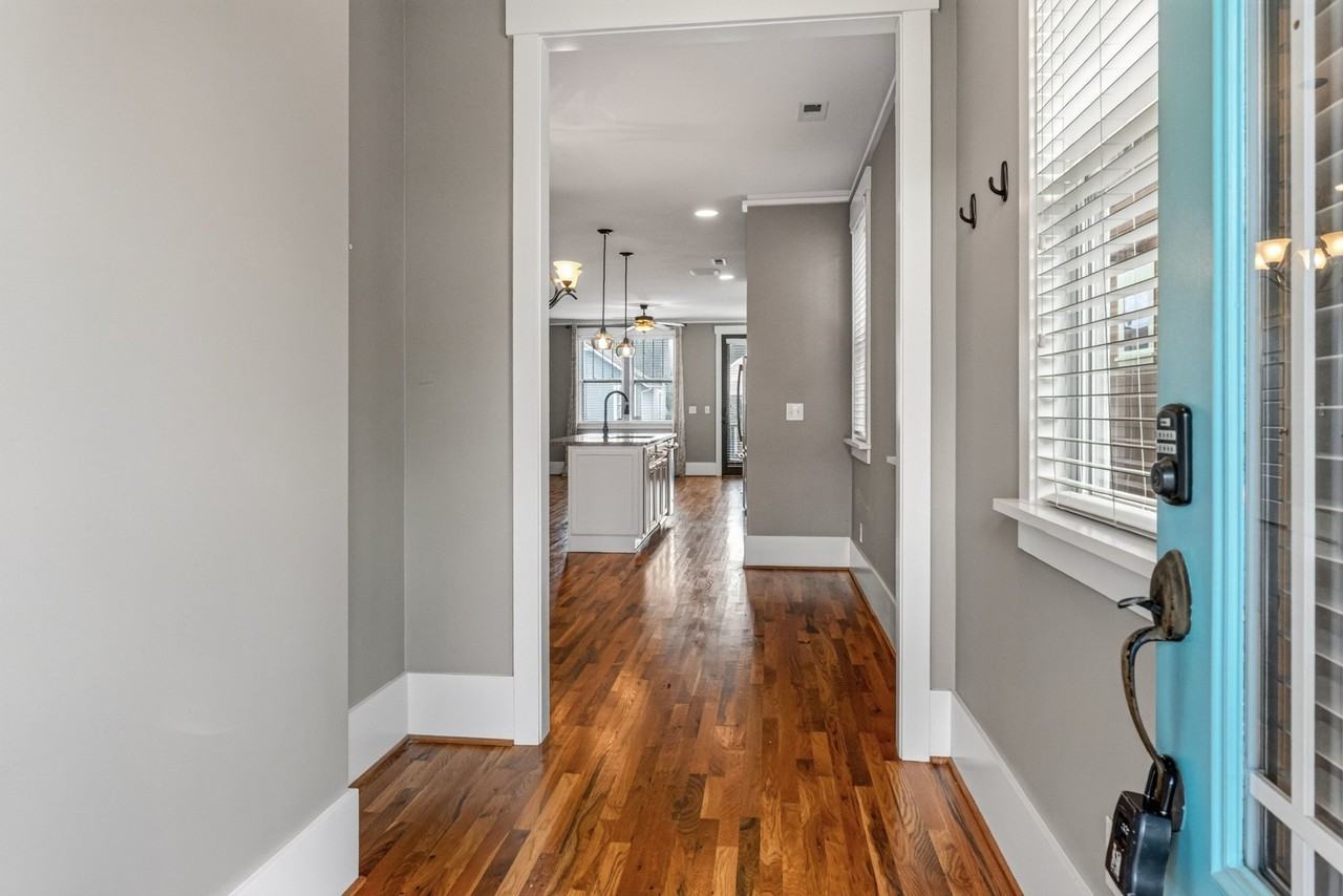 720 Waterscape Ct - Photo 4 of 35
