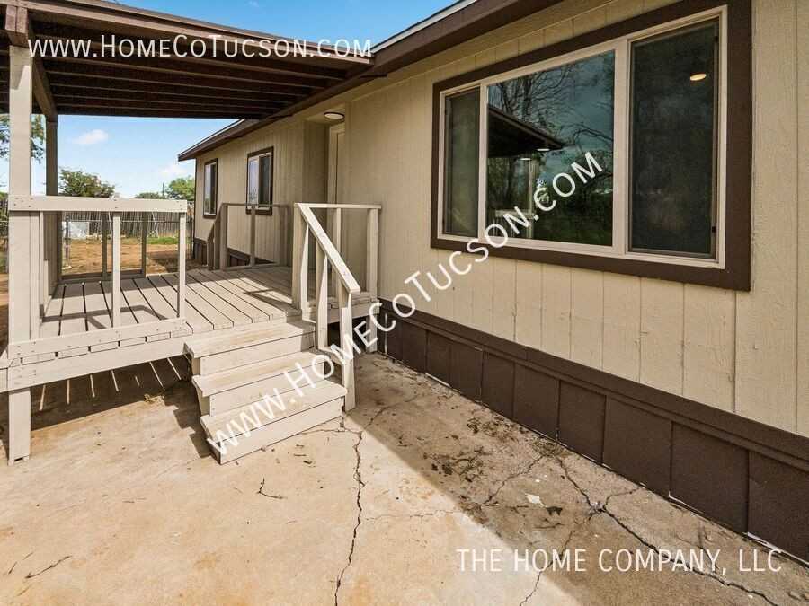 2534 N Calle Segundo - Photo 2 of 29